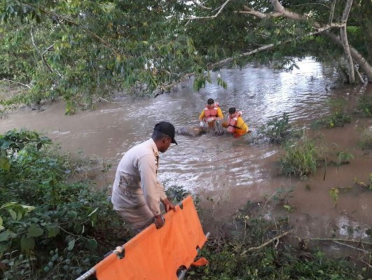 Atado de pies y manos rescatan cuerpo de menor en Olancho