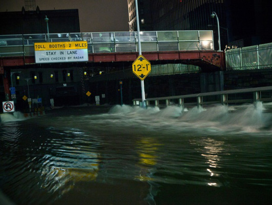 Sandy descarga su furia en el este de EE UU con muertos y caos