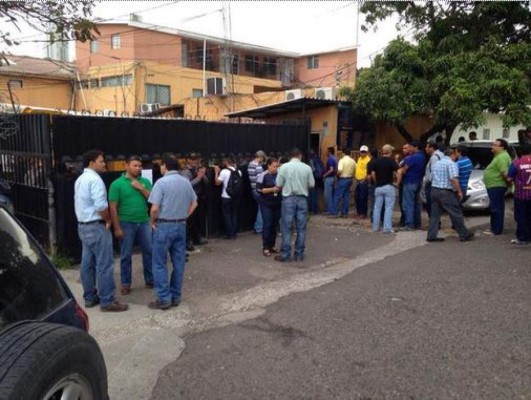 ENEE suspende a más de mil empleados a nivel nacional