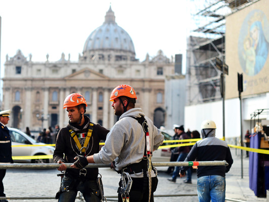 Benedicto XVI se despide del mundo en audiencia