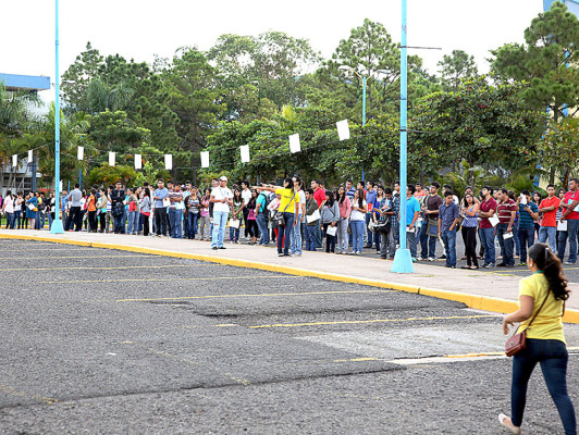 UNAH realiza prueba de Aptitud Académica