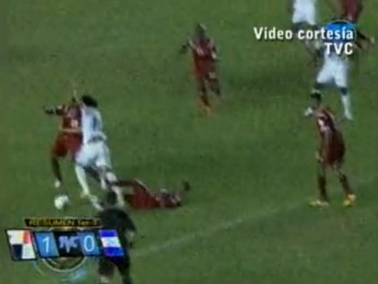 VIDEO: El penal que Marrufo no le pitó a Honduras