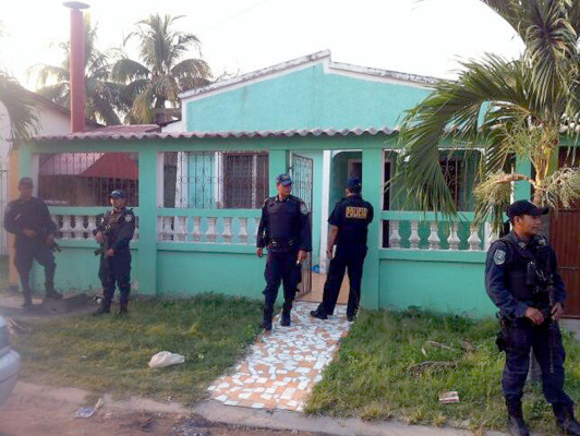 Decomisan fusiles, coca y granadas antitanques