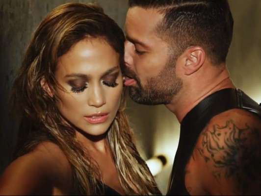 Se burlan de Ricky Martin y Jennifer Lopez por un video hot