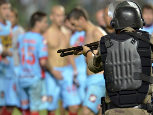 Siete jugadores del Arsenal arrestados por pelea con la policía