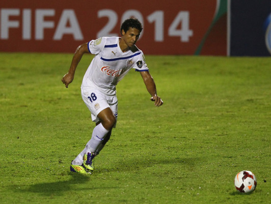 Douglas Caetano, fuera de Olimpia