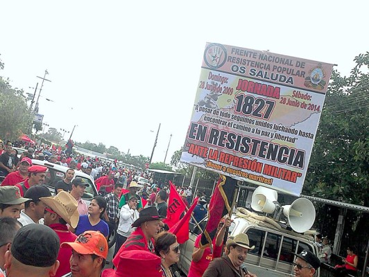 Resistencia realiza marcha en Tegucigalpa