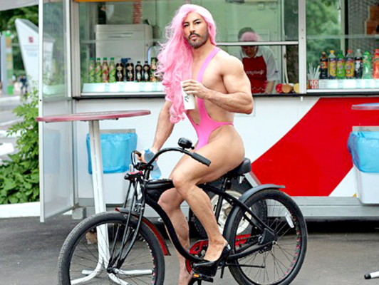 Pavel Petel, el bisexual que sobrevivió a la muerte en Rusia