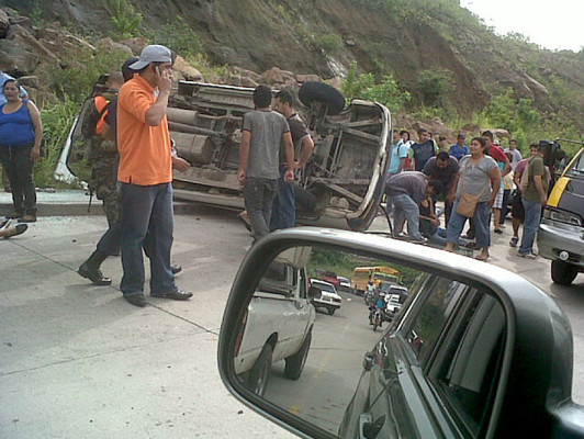 Al menos ocho heridos en accidente en Tegucigalpa
