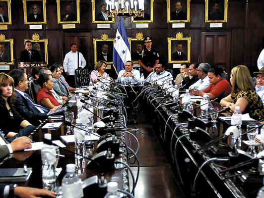 Ley de Telecomunicaciones impone censura y multas confiscatorias