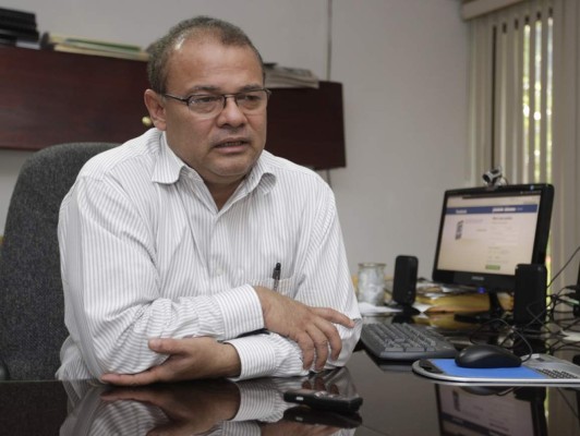 Andrés Pavón culpa a 'grupos de poder'