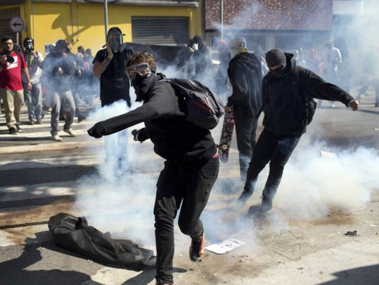 Periodistas heridos antes de inauguración del Mundial