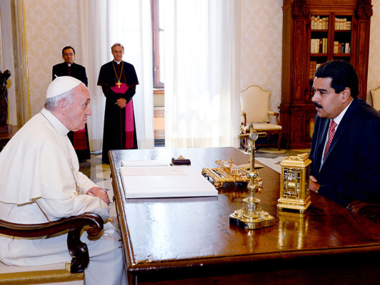 Papa y Maduro analizan pobreza, criminalidad y narcotráfico