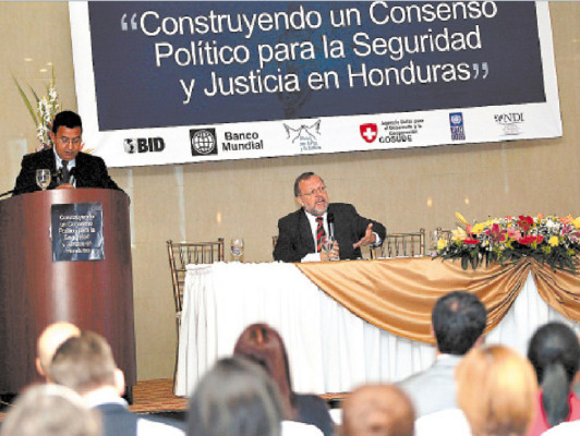 Planes concretos piden a candidatos