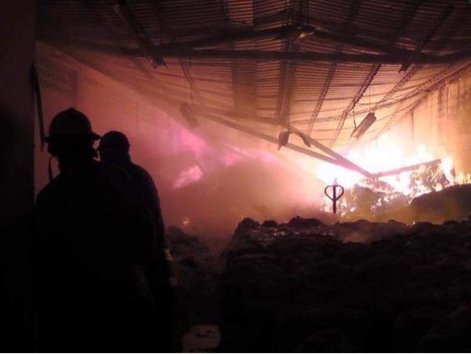 Incendio consume bodega en Choloma