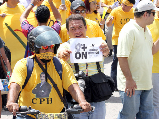 49 periodistas han muerto en Honduras y México