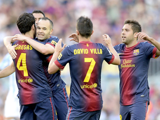 Barça golea e iguala el récord de 100 puntos del Madrid