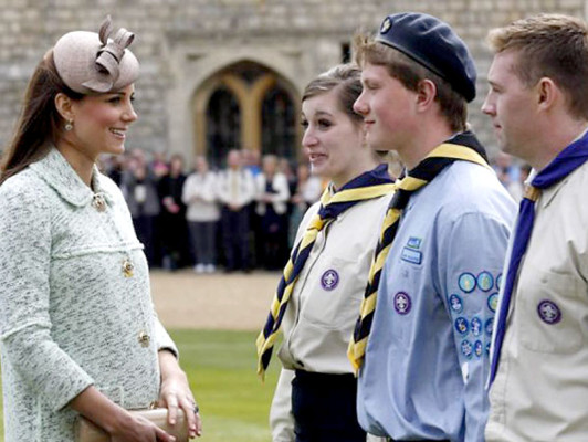Kate Middleton muestra su embarazo
