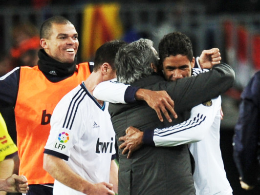 FOTOS: Mourinho festejó como nunca el triunfo ante el Barça