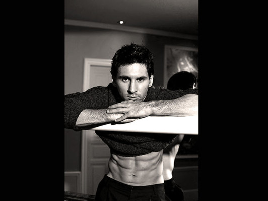 Messi muestra su lado sexy modelando calzoncillos