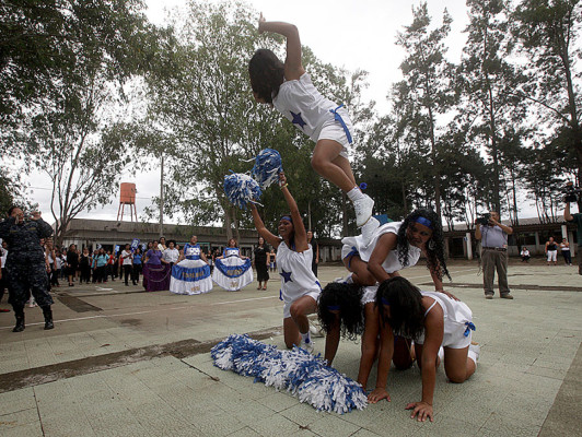 VIDEO: Reclusas hondureñas celebran las fiestas patrias