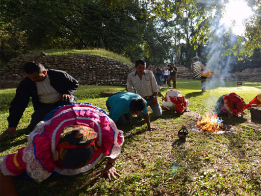 Descendientes mayas conmemoran fin de 13 Baktun
