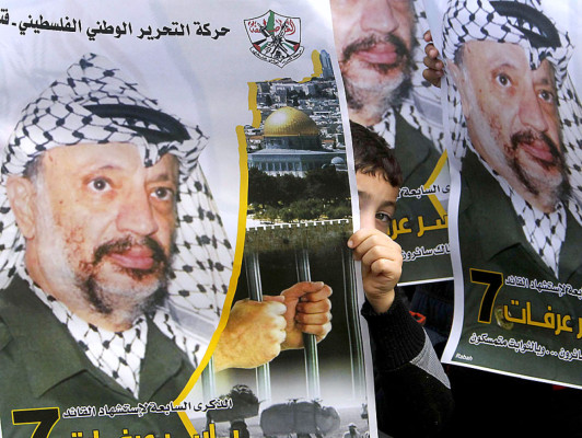 Abren tumba de Arafat para investigar causas de su muerte