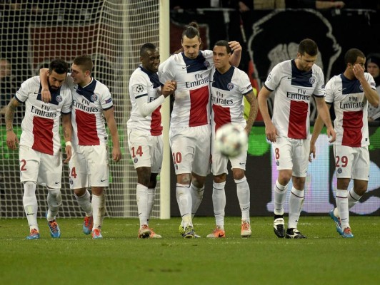 PSG golea al Leverkusen y pone pie y medio en cuartos