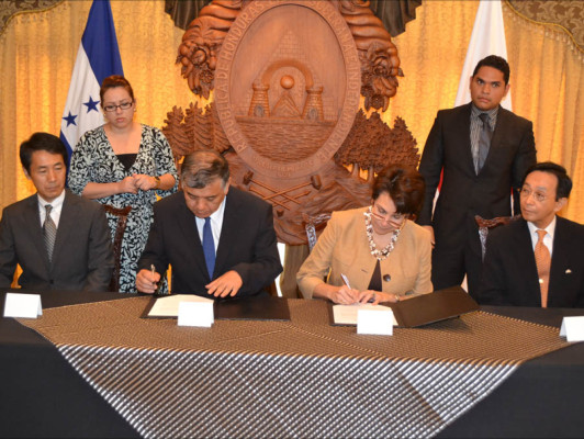 Japón amplía donación para puente La Democracia