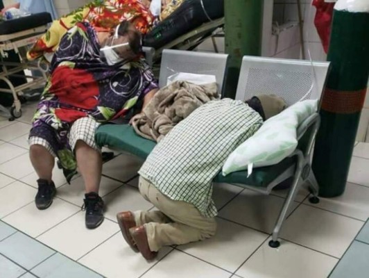 Falta de espacio y agónico retiro de cuerpos en el IHSS de La Granja