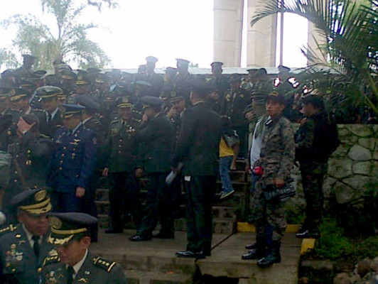 Cañonazos al alba marcan tributo a la patria