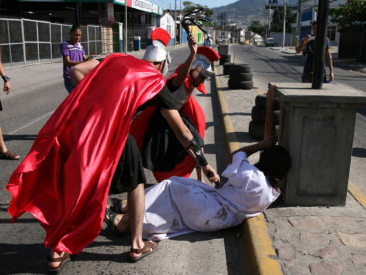 Claman acercarse a Dios para alejar la violencia