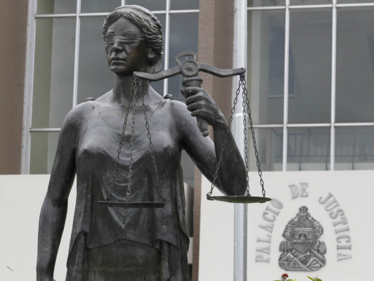 Firme demanda contra el Estado de Honduras