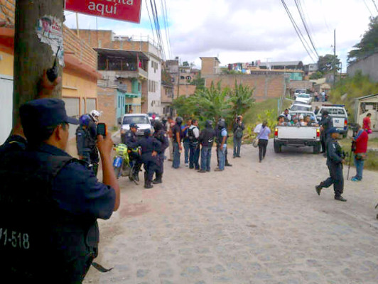 Policía realizó fuerte operativo en Los Alpes