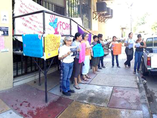 Organización femenina pide justicia por crímenes de mujeres