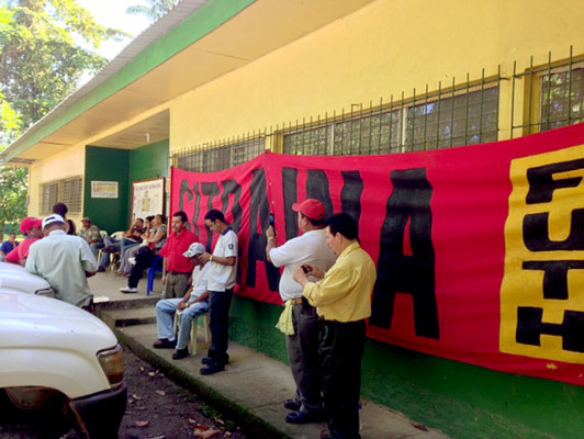 Denuncian irregularidades en el INA