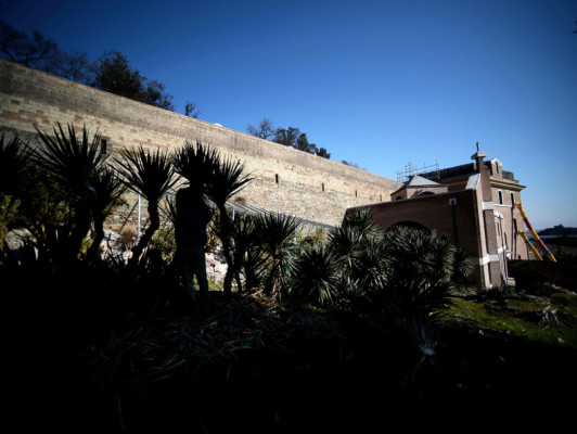 Futura residencia de Benedicto XVI, un oasis de paz en las alturas de Roma
