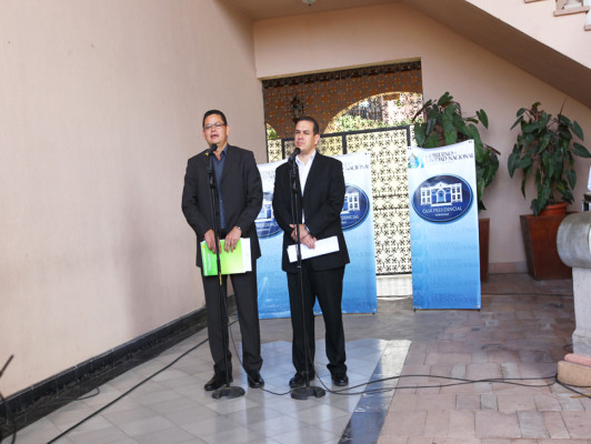 3,000 maestros cobran salarios sin dar clases