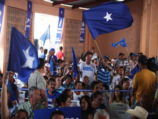 Ricardo se suma a JOH 'por amor a Honduras'