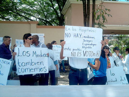 Médicos exigen pago al gobierno de Honduras