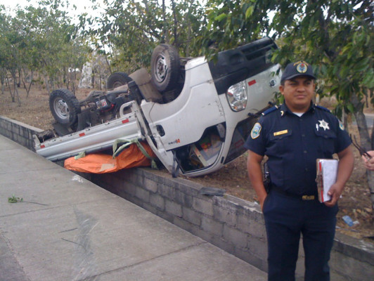 Un herido en volcamiento de carro en Tegucigalpa