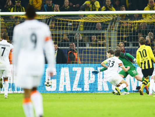 Borussia Dortmund clasifica pulverizando al Shakhtar Donetsk