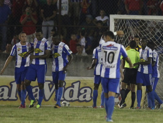 Deportes Savio da el primer golpe al Victoria