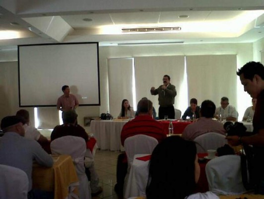 Libre inicia su propia escuelita en Tegucigalpa