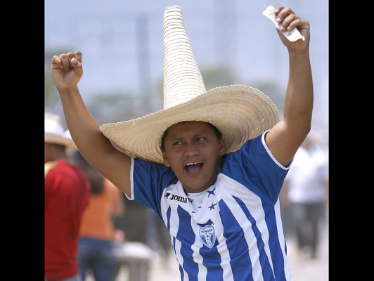 FOTOGALERÍA: El color del Honduras-México
