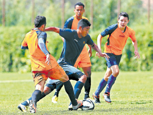 Amado Guevara es baja ante Savio