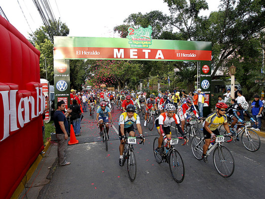 Arranca la Segunda Vuelta Ciclística de EL HERALDO