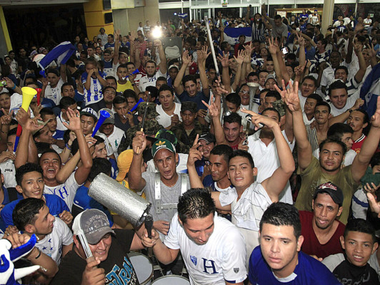 Como héroes reciben a Selección de Honduras