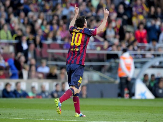 Barça gana con doblete de Messi y sigue la estela del Atlético