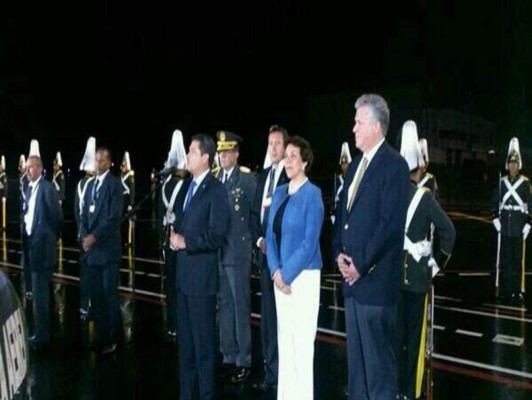 JOH y Correa dialogaron de política fiscal y asistencia social